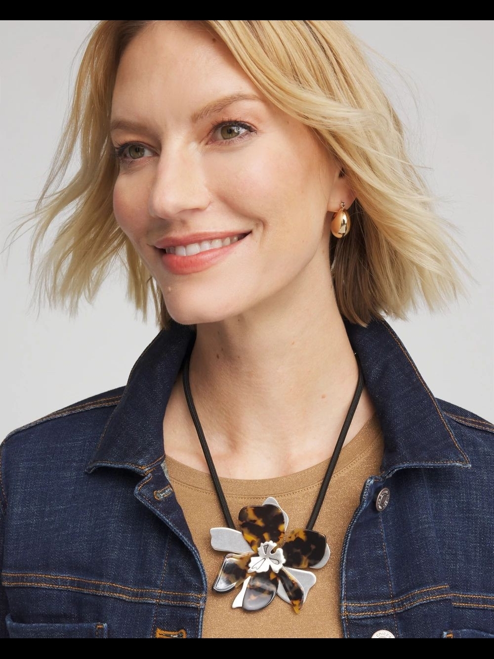 NWOT Chico's Necklace